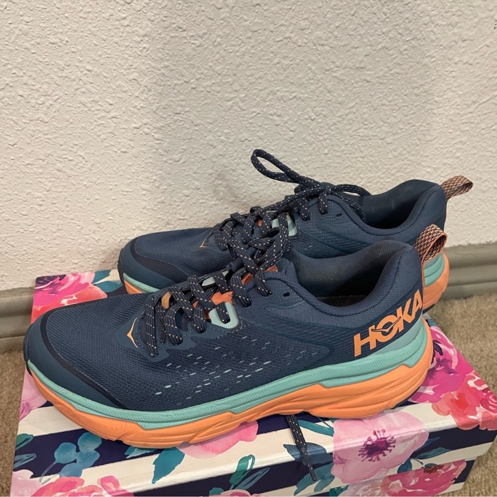 Hokas